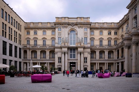 Humboldt Forum, City Palace, Berlin Palace, Schlueterhof, cafe, tourists, visitors, Berlin,