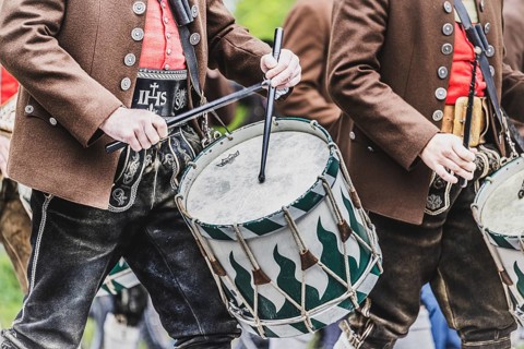 Patron saint's day, mountain marksmen, customs, traditional traditional costume, procession, drum,