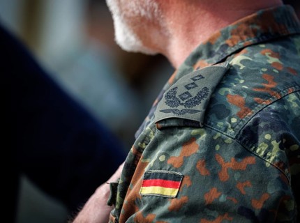 Symbolic image on the subject of Bundeswehr ranks: Air Force colonel, staff officer, taken during