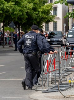 State visit to the Hotel Adlon, police cordon at the intersection of Unter den Linden and