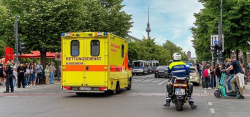 State visit to the Hotel Adlon, police cordon at the intersection of Unter den Linden and