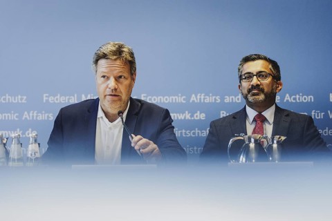 (L-R) Robert Habeck (Alliance 90/The Greens), Federal Minister of Economics and Climate Protection