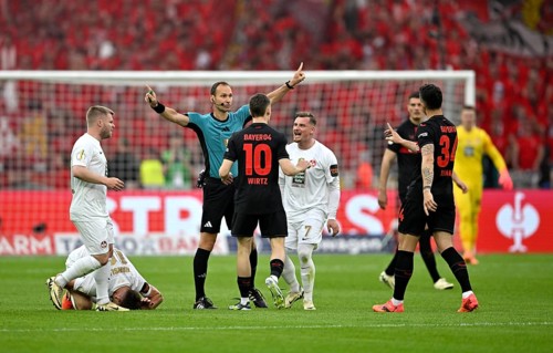 Marlon Ritter 1. FC Kaiserslautern FCK (07) and Granit Xhaka Bayer 04 Leverkusen (34) clash,