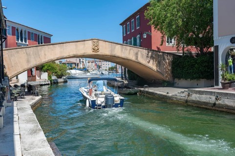 Townscape with the Pont principal du port grimaud, Port Grimaud, Var, Provence-Alpes-Cote d Azur,
