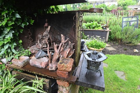 DEU. Germany, Iserlohn: This hobby gardener in Iserlohn maintains an extraordinary garden with