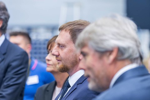 Minister President Michael Kretschmer visited TRUMPF Sachsen SE in Neukirch. After being welcomed