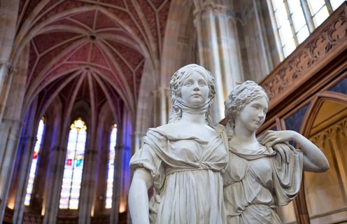 Interior view, double statue of Princesses Luise and Friederike of Prussia by Johann Gottfried