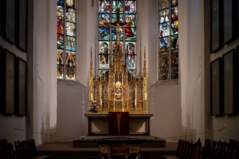 2016 repatriated neo-Gothic Jesus altar, painting by superintendents, St Thomas' Church, Leipzig,