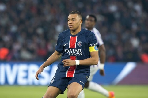 Football match, captain Kylian MBAPPE' Paris St. Germain with captain's armband and momentarily in