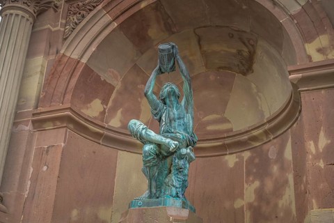 Fountain The Little Winegrower, Colmar, Alsace, France, Europe