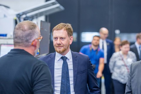 Minister President Michael Kretschmer visited TRUMPF Sachsen SE in Neukirch. After being welcomed