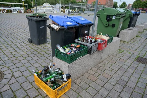 Waste glass disposal, An der Obertrave, Luebeck, Lower Saxony, Germany, Europe