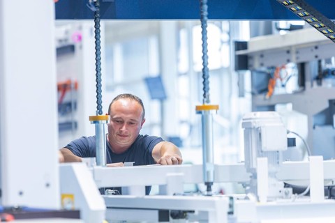 Minister President Michael Kretschmer visited TRUMPF Sachsen SE in Neukirch. After being welcomed