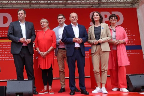 SPD rally for the European elections in Leipzig. Here the SPD Chairmen Lars Klingbeil: Petra