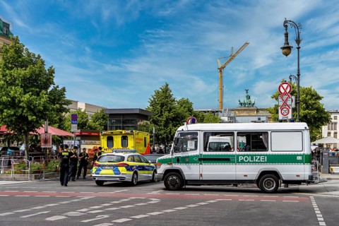 State visit to the Hotel Adlon, police cordon at the intersection of Unter den Linden and