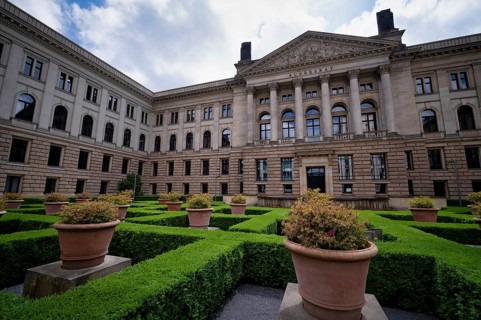 Garden and building with main portal Bundesrat, Berlin, Germany, Europe