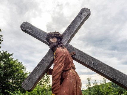 Sculpture, Christ carrying his cross, Way of the Cross, Frauenberg, Styria, Austria, Europe