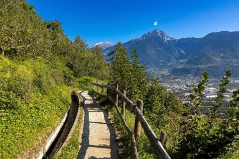 On the Marlinger Waalweg via Merano, South Tyrol