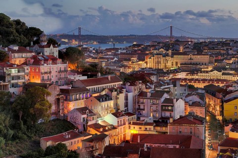 View from the viewpoint Miradouro da Graça, also Sophia de Mello Breyner Andresen, city view, old