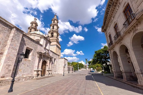 Mexico, Aguascalientes Cathedral Basilica in historic colonial center near Plaza de la Patria,