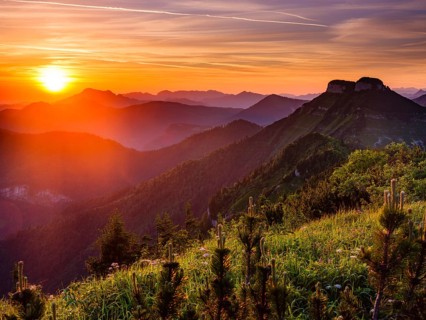 Sunrise over the Osterhorn group and the Hollengebirge, Schlenken, Bad Vigaun, Salzburg province,