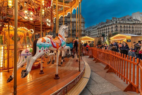 Christmas market in front of Hotel de Ville, Paris, Ile de France, France, Paris, Ile de France,