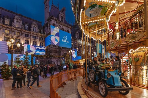 Christmas market in front of Hotel de Ville, Paris, Ile de France, France, Paris, Ile de France,