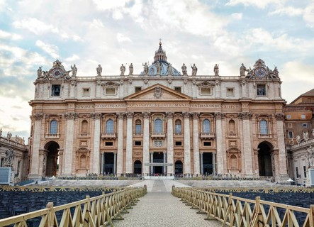 Basilica of Saint Peter in Vatican in a Autumn day, Rome, Italy, Europe