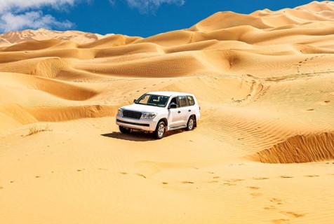 Offroad Jeep safari in the beautiful Omani Rub al-Chali Desert