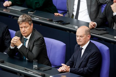 Federal Chancellor Olaf Scholz with Federal Minister of Economics Robert Habeck in the Bundestag,