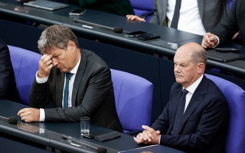 Federal Chancellor Olaf Scholz with Federal Minister of Economics Robert Habeck in the Bundestag,