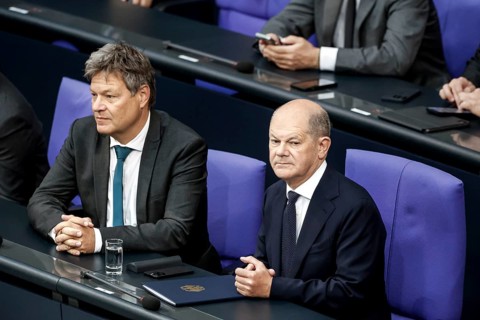 Federal Chancellor Olaf Scholz in front of the start of his government statement in the Bundestag