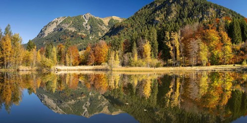 Rubihorn, 1957m, Gaisalphorn, 1953m, and Schattenberg, 1845m, water reflection in the moor pond,