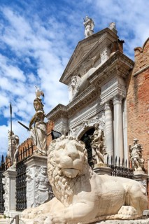 Portal Ingresso di Terra with statues of the Arsenal in Venice