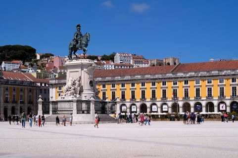 Tourists, equestrian statue of King Joseph I. Praça Square, Praca do Comercio, Baixa, Lisbon,