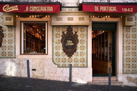 Pub, Tapas Bar, House facade, Azulejos, Tiles, Tile decoration, Lisbon, Portugal, Europe