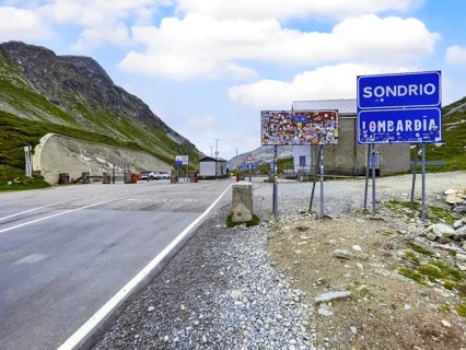 View from Switzerland towards Italy of the former border crossing between Switzerland and Italy at
