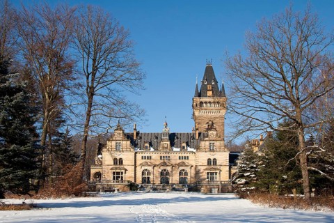 The hunting lodge in Hummelshain in the winter the hunting lodge Hummelshain in the winter
