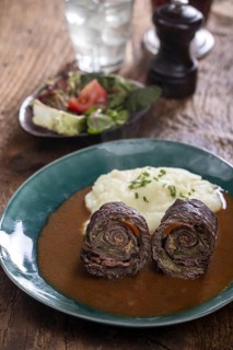 Meat roulades with mashed potatoes