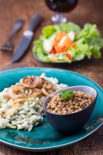 Bavarian pasta with brown lentils