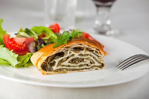 Spinach strudel with fresh salad