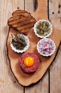 Steak tartare with decoration