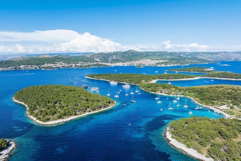 Bays with boats, Pakleni or Paklinski islands off the island of Hvar, Dalmatia, Croatia, Europe