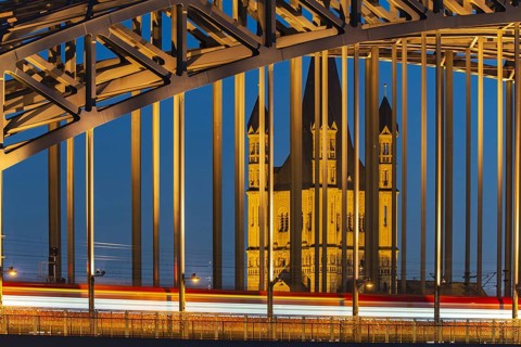 Hohenzollern Bridge, behind it Gross Sankt Martin, Cologne, North Rhine-Westphalia, Germany, Europe