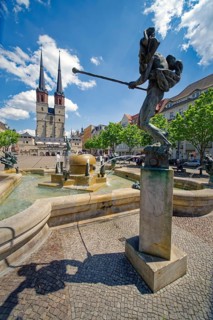 Gobel Fountain by sculptor Bernd Gobel and Marktkirche Unser Lieben Frauen, Hallmarkt, Halle an der