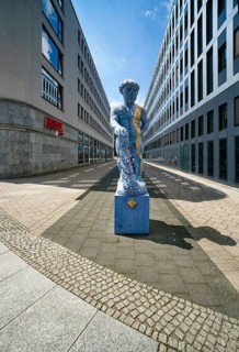 Sculpture Hallescher Schweinehirt by Carsten Theumer opposite the Hallmarkt, Halle an der Saale,