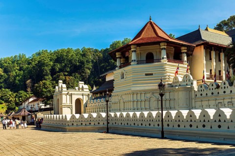 The famous buddha temple of the tooth in Kandy, Sri-Lanka