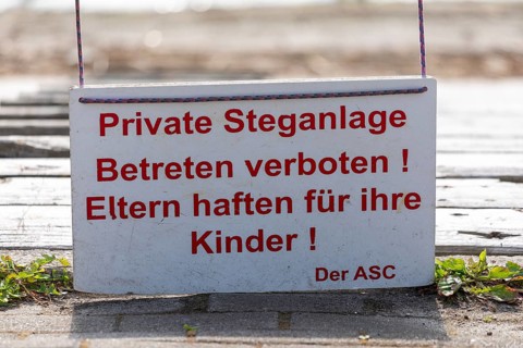 No trespassing sign, South harbour, Kappeln, Schlei, Schleswig-Holstein, Germany, Europe