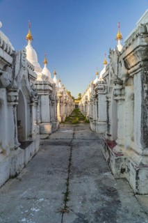 Kuthodaw pagoda shortly before sunset