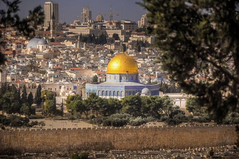 The dome of the Rock shines on the temple mount